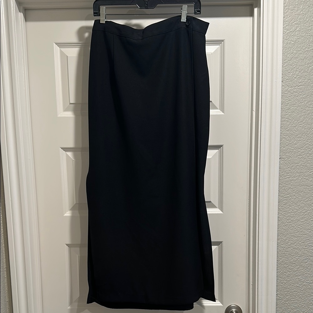 Elegant Black Women's Skirt